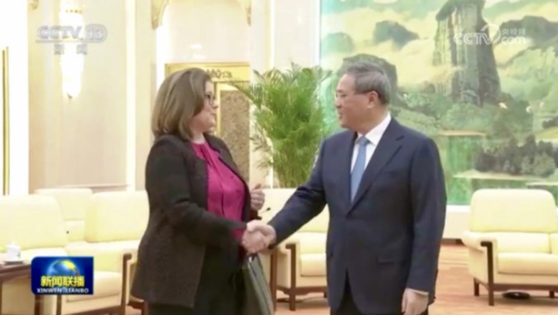 李强会见美国商会会长 李强会见美国商会会长