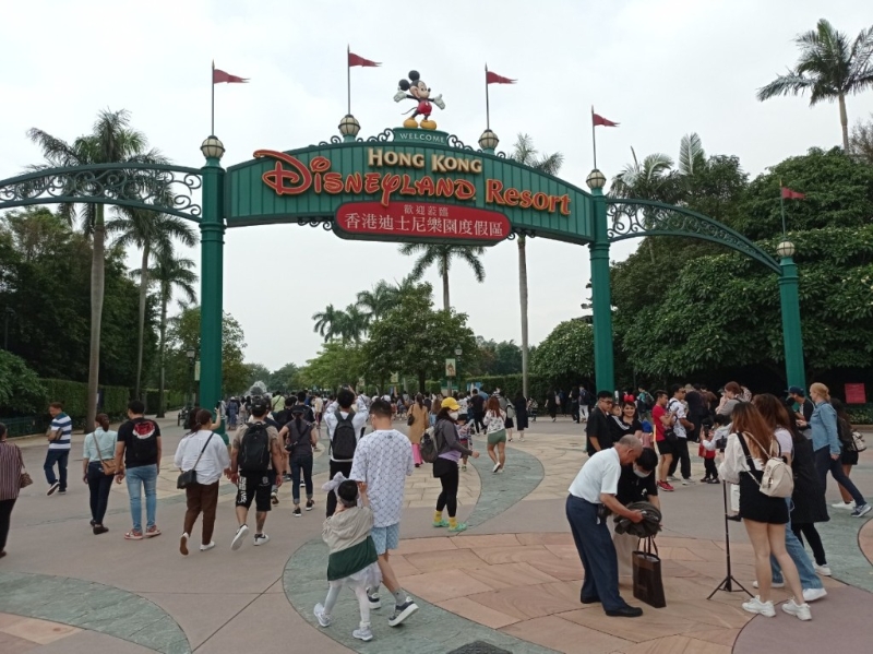 迪士尼乐园排名第三。