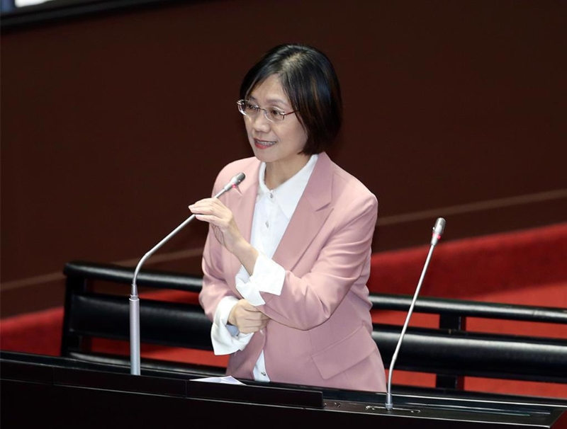 翁晓玲质询陈建仁