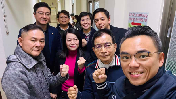 蓝“内政委员会”甲动全员到齐