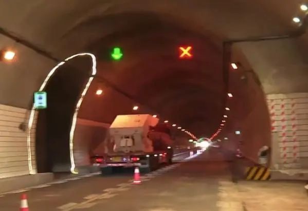 事发隧道 事发隧道