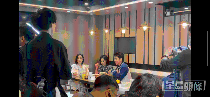 嘉玲姐选择帮衬小店食车仔面做Lunch