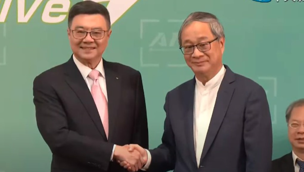 卓荣泰(左)12日举行“内阁”人事发布会 卓荣泰(左)12日举行“内阁”人事发布会