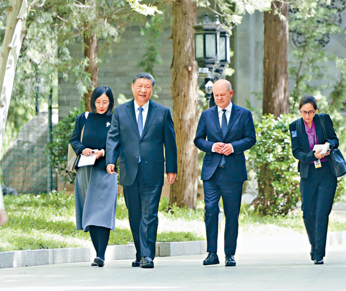 习近平晤德国总理朔尔茨 习近平晤德国总理朔尔茨