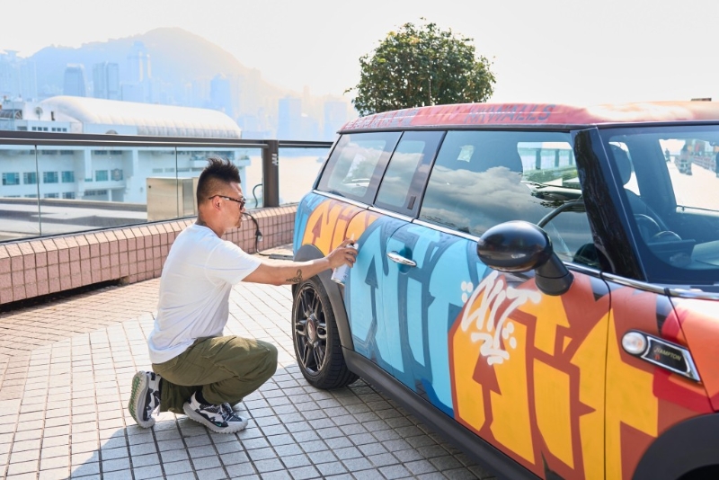 中港城于5月1日、4日及5日举办「中港城车尾箱环保艺墟」。