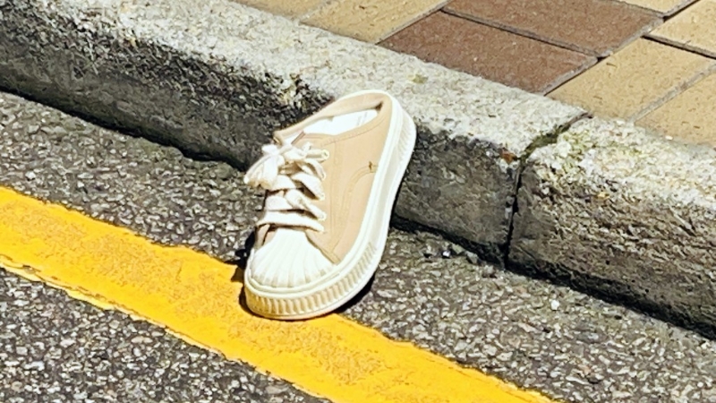 女事主遗留下的布鞋