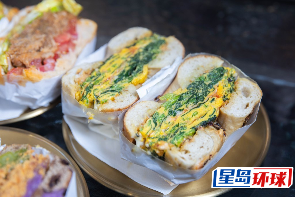 菠菜滑蛋X洋葱贝果($74) 菠菜滑蛋X洋葱贝果($74)