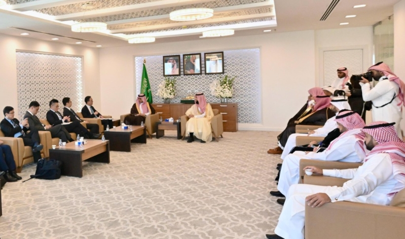 林定国(左五)和代表团会晤沙特司法部副大臣Najem bin Abdullah al-Zaid。 政府新闻处 林定国(左五)和代表团会晤沙特司法部副大臣Najem bin Abdullah al-Zaid。 政府新闻处