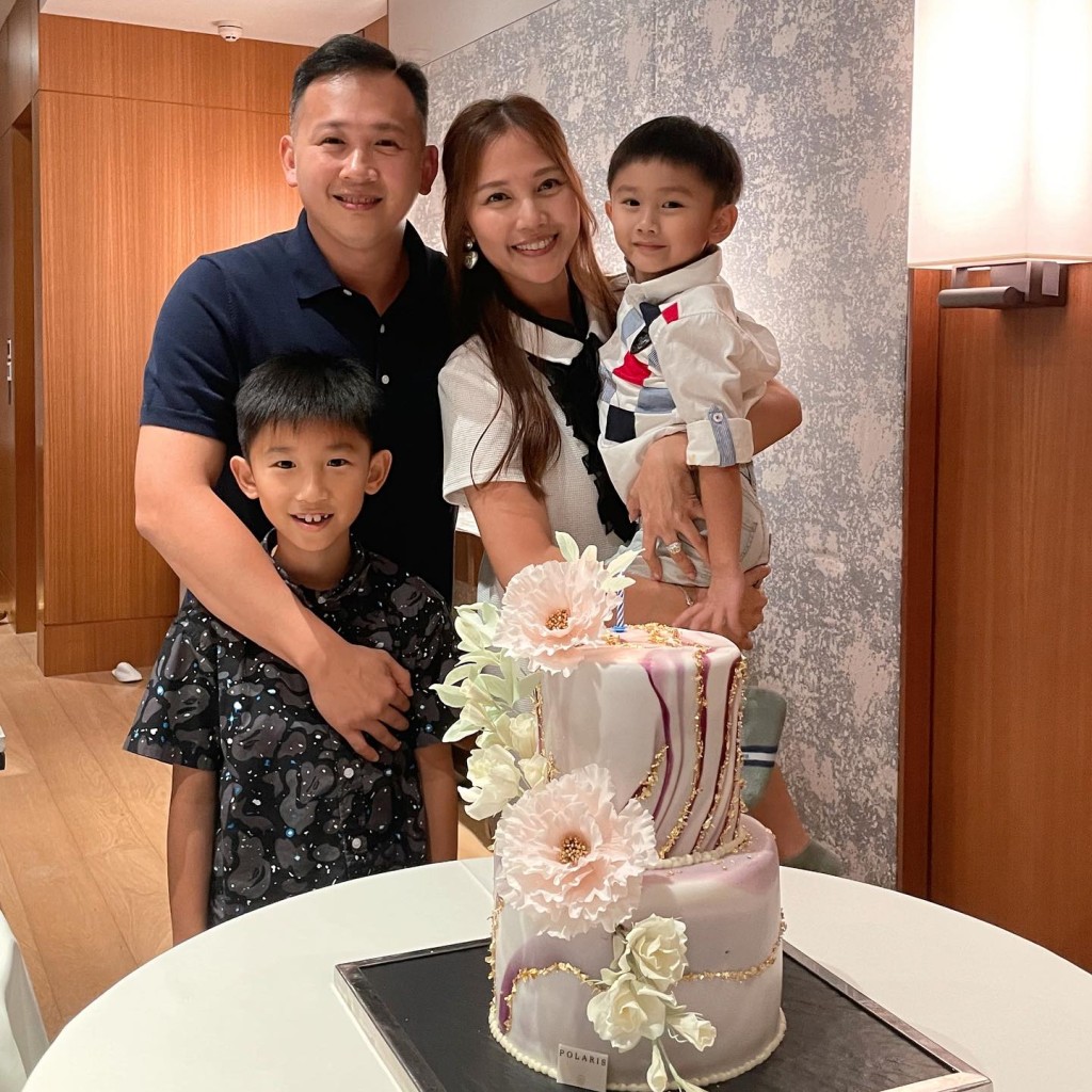 岑洁仪先后诞下现时9岁大儿子及5岁小儿子。 岑洁仪先后诞下现时9岁大儿子及5岁小儿子。