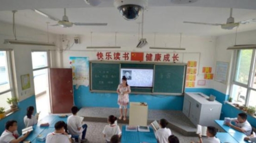 内地校园广设监控设备,防止校园暴力同时,引发私隐争议。 内地校园广设监控设备,防止校园暴力同时,引发私隐争议。