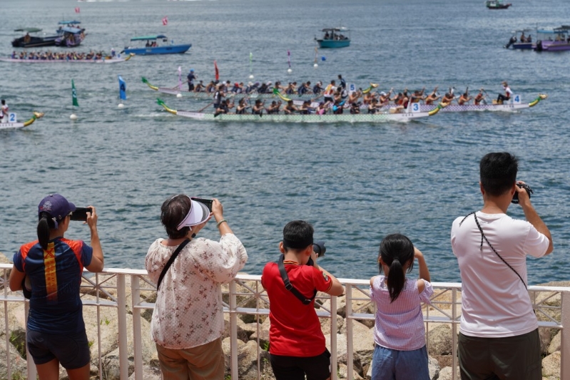 去年在大埔海滨公园举办的“2023大埔区龙舟竞赛”。资料图片 去年在大埔海滨公园举办的“2023大埔区龙舟竞赛”。资料图片