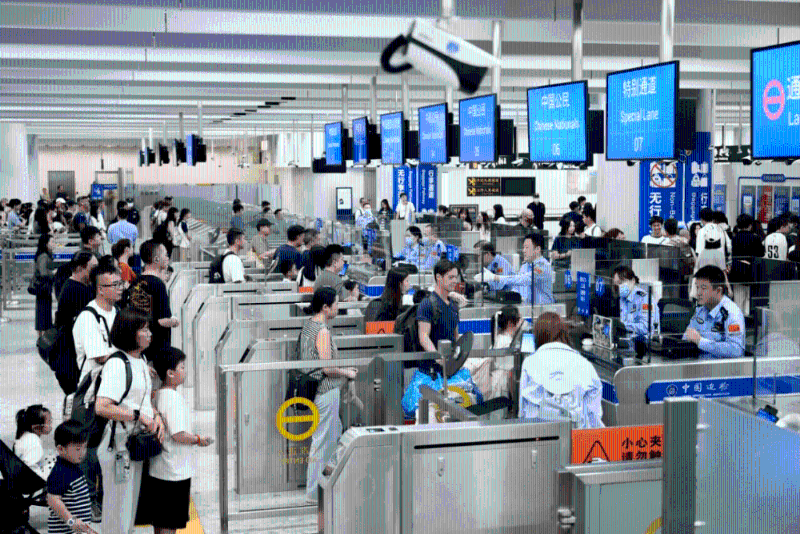 截至6月11日，深圳出入境边防检查总站今年查验出入境人员已突破1亿人次。