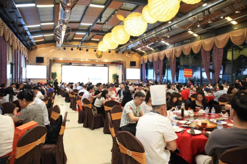 数百位粤港澳大湾区餐饮界人士及美食爱好者 数百位粤港澳大湾区餐饮界人士及美食爱好者