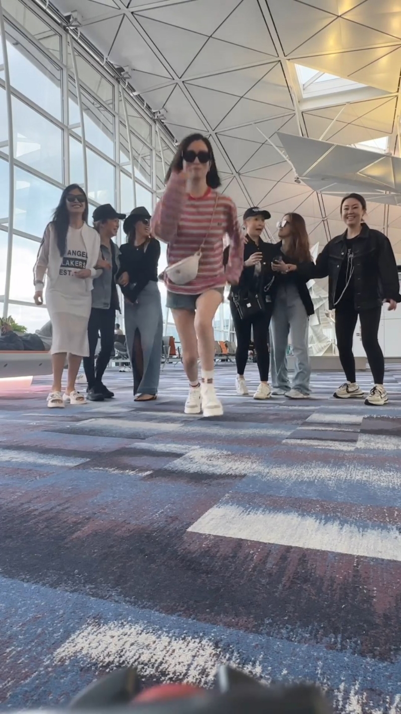 七魔女拍片有晒故事。