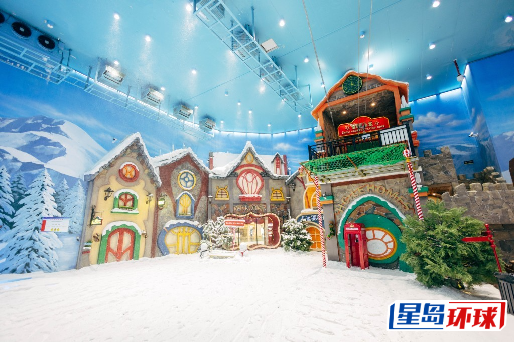 冰雪乐园更打造了参考俄罗斯风格的「飘雪小镇」 冰雪乐园更打造了参考俄罗斯风格的「飘雪小镇」