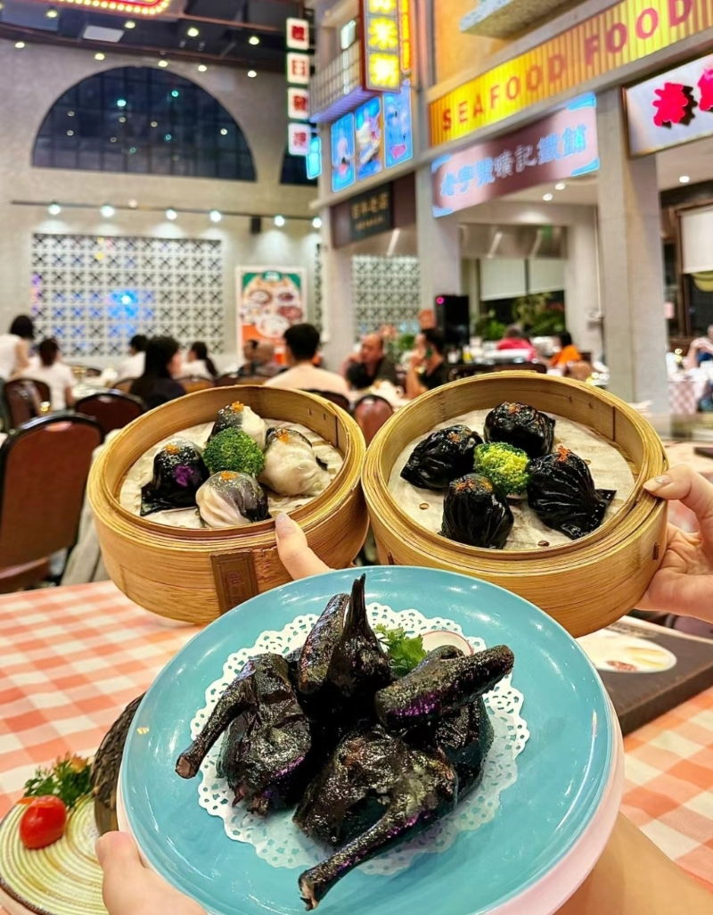 中山特色美食推介2024|7. 海鲜大排档.顺德菜.茶点 必吃饮茶特色酷黑系列点心。(图片来源:小红书@istkka) 中山特色美食推介2024|7. 海鲜大排档.顺德菜.茶点 必吃饮茶特色酷黑系列点心。(图片来源:小红书@istkka)