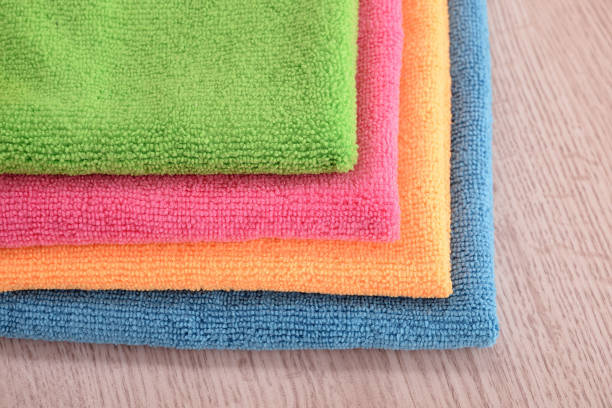 清洗时宜选用海棉或极细纤维布(Microfiber),在一般超巿有售。 清洗时宜选用海棉或极细纤维布(Microfiber),在一般超巿有售。