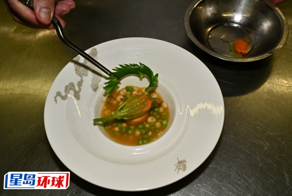 菜式的造型精致 菜式的造型精致