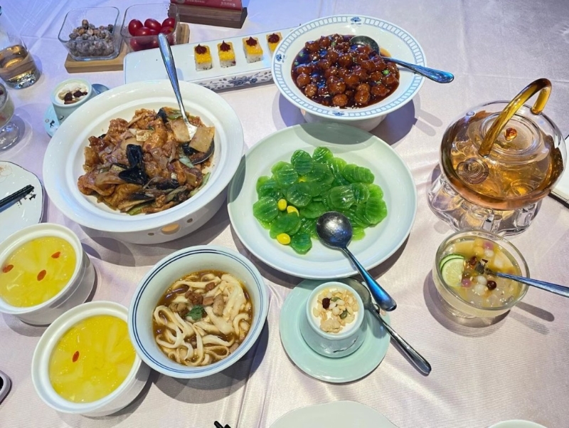 大众点评必吃榜连续两年上榜餐厅,被誉为晋菜天花板。 大众点评必吃榜连续两年上榜餐厅,被誉为晋菜天花板。