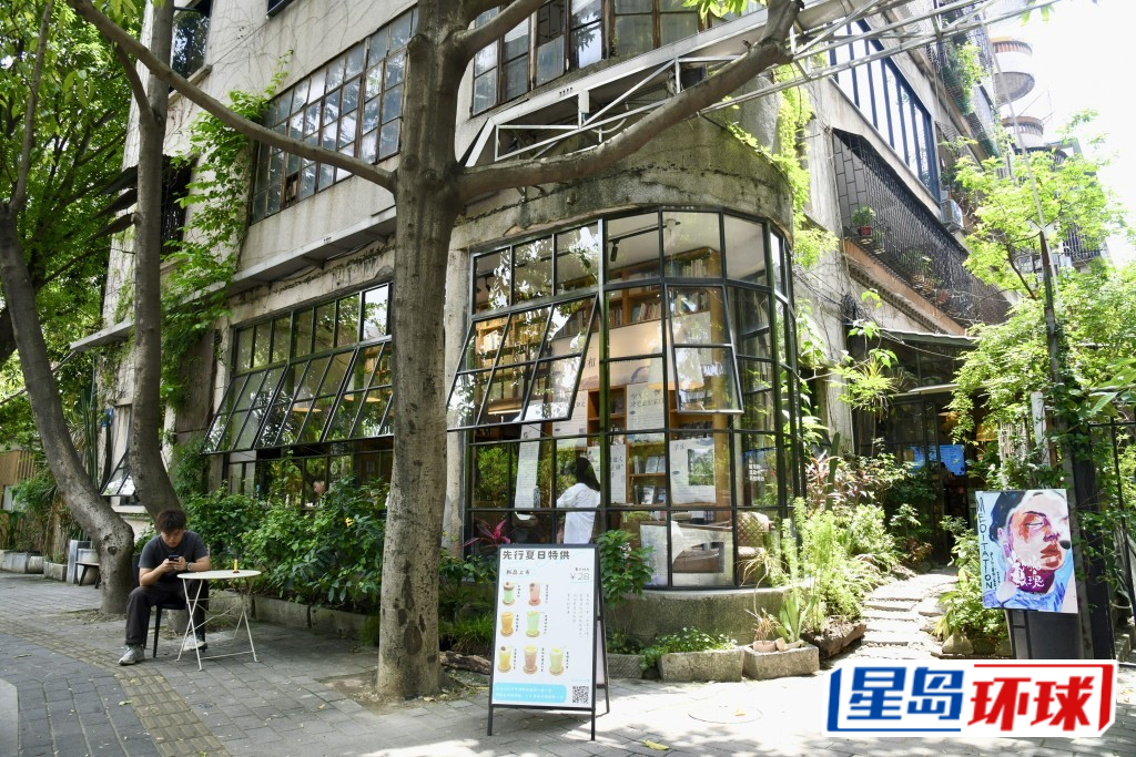 想切身感受佛山的地道特色,可以Citywalk(城市漫游)的方式探索“垂虹社区” 想切身感受佛山的地道特色,可以Citywalk(城市漫游)的方式探索“垂虹社区”