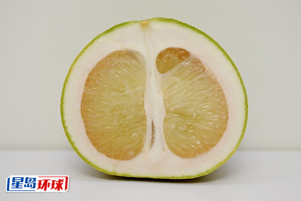 泰国蜜柚充满柚香。