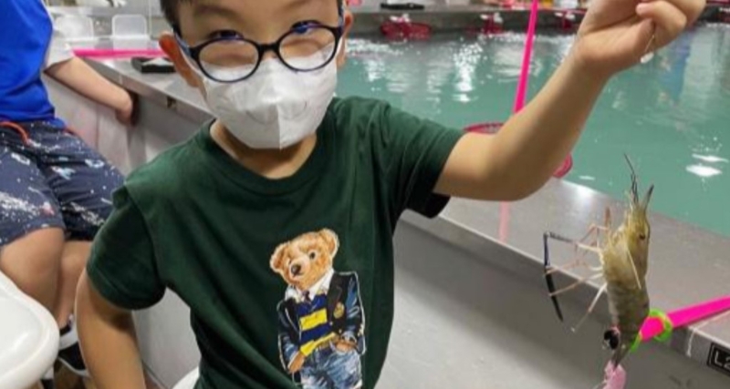 亲子好去处2024︳观塘室内钓虾场钓虾体验买一送一!小朋友都可一齐玩!(图片来源:kkday) 亲子好去处2024︳观塘室内钓虾场钓虾体验买一送一!小朋友都可一齐玩!(图片来源:kkday)