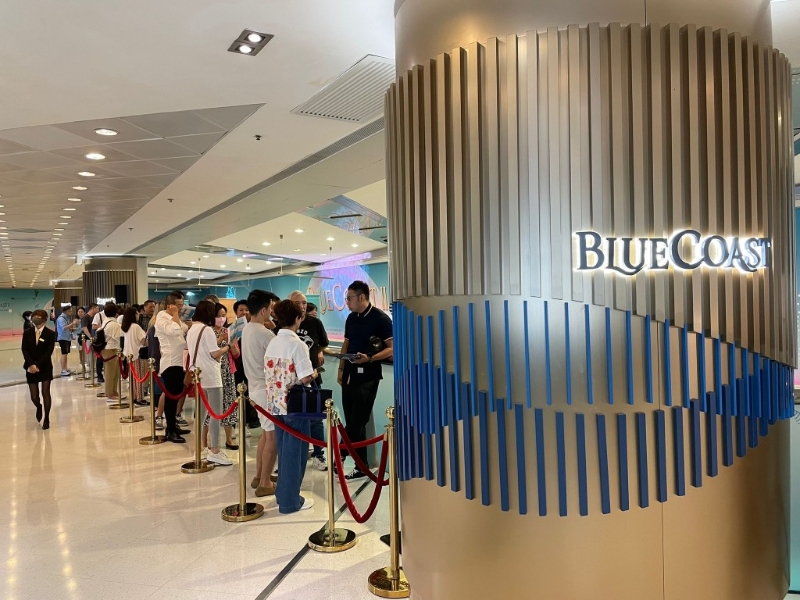 Blue Coast II参观现人流