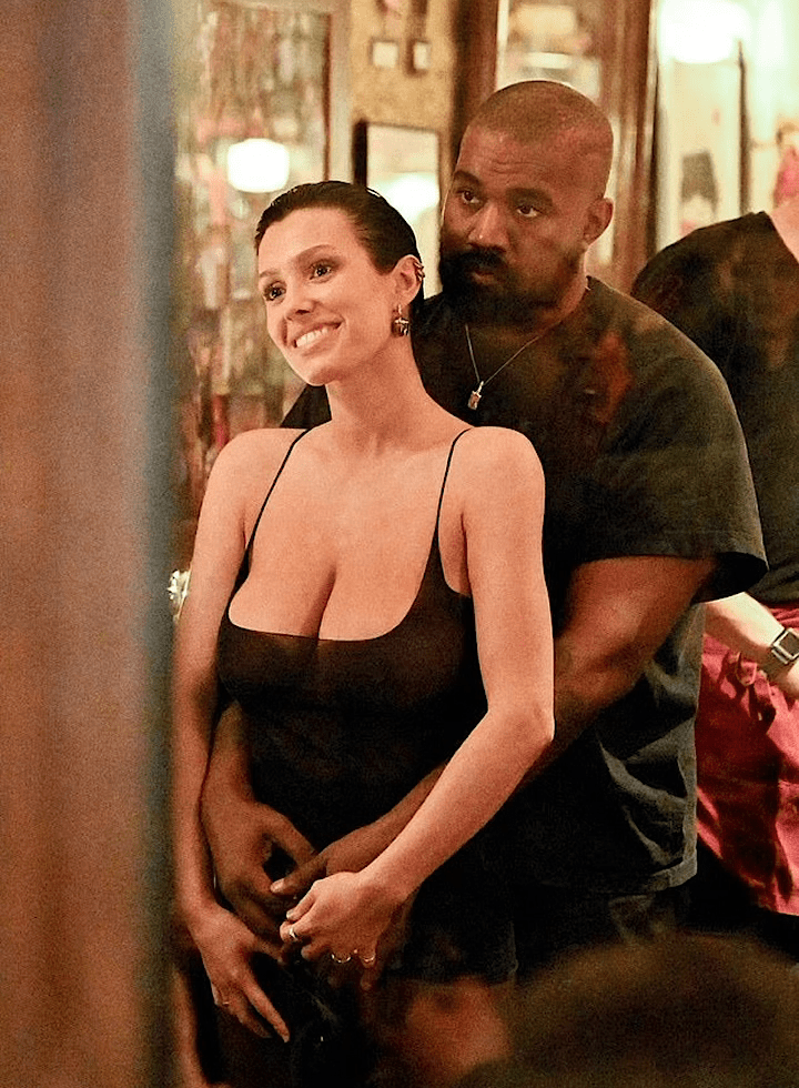 Kanye West去年初闪婚年小18岁的Bianca Censori。 Kanye West去年初闪婚年小18岁的Bianca Censori。