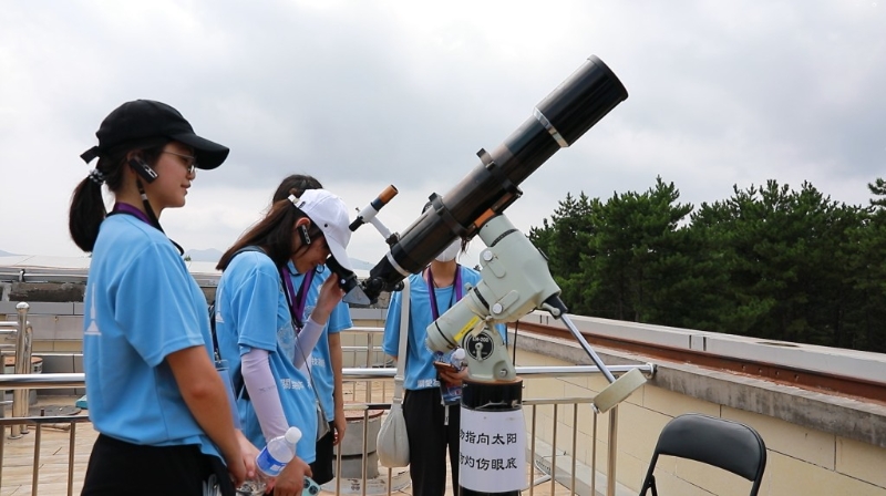 善德基金会考察团的学生,到访中国科学院国家天文台兴隆观测基地 善德基金会考察团的学生,到访中国科学院国家天文台兴隆观测基地