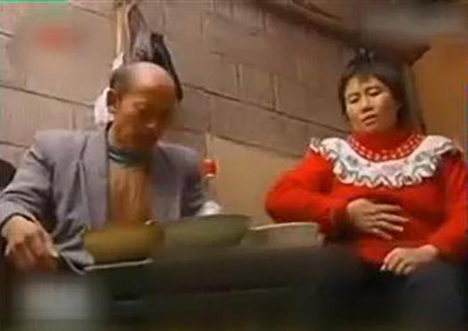 死者匡志均父母对其死不甘心。 死者匡志均父母对其死不甘心。
