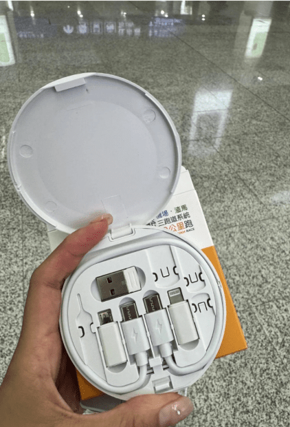 即可免费领取旅行充电线及数据卡收纳盒乙个 即可免费领取旅行充电线及数据卡收纳盒乙个