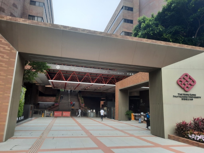 国际高等教育研究机构(Quacquarelli Symonds ,简称QS)在今年6月公布「2025年QS世界大学排名」,理大是世界百强大学,在排行榜中位列第57名。 国际高等教育研究机构(Quacquarelli Symonds ,简称QS)在今年6月公布「2025年QS世界大学排名」,理大是世界百强大学,在排行榜中位列第57名。