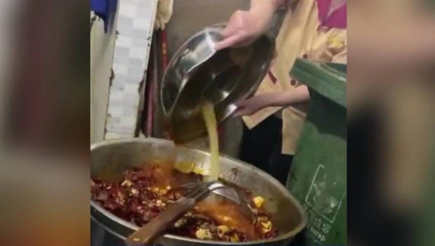 内地过去也有食肆被发现制作出售“口水油”。
