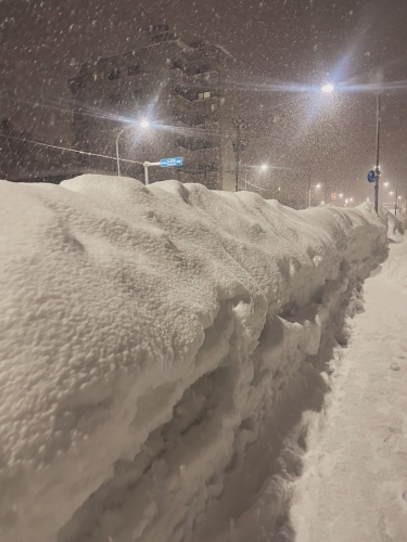 青森县成立暴雪对策本部，应对雪灾。 （X@T1BmdCltjNX2qtD）