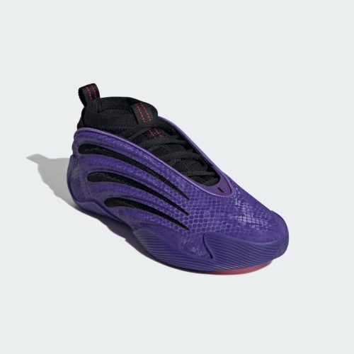 adidas Basketball蛇年贺岁版配色HARDEN VOL 9篮球鞋$1,499,鞋身加入蛇纹细节。 adidas Basketball蛇年贺岁版配色HARDEN VOL 9篮球鞋$1,499,鞋身加入蛇纹细节。