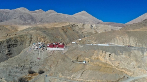 西藏地震中，长所乡嘎旦村的宗布寺有两名尼姑遇难。 中新社