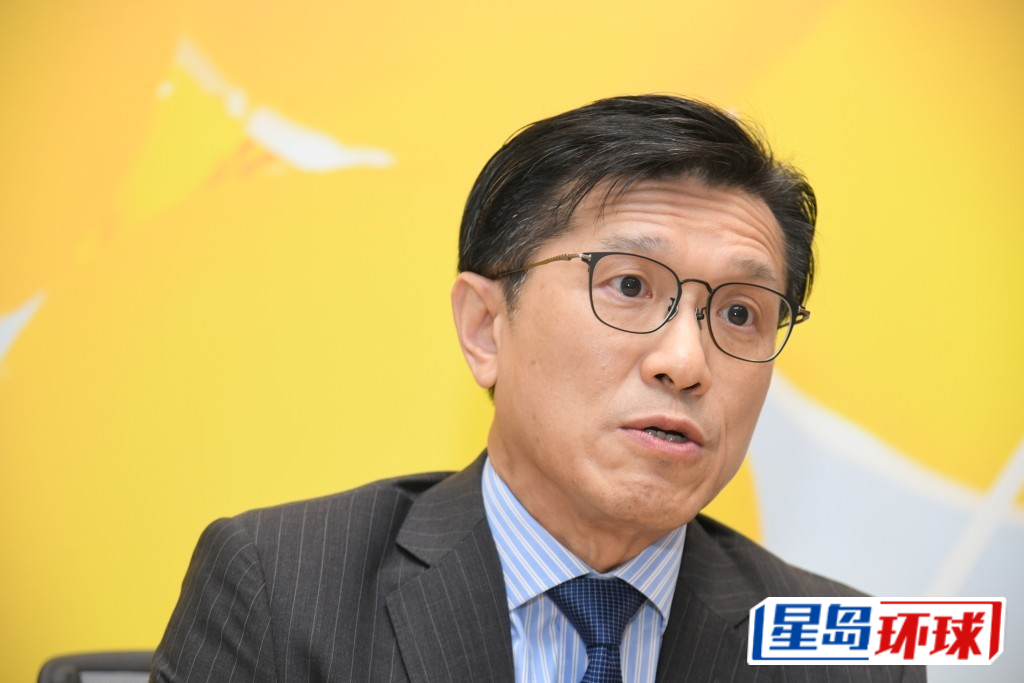 雷志海认为,特朗普回朝、市场不确定性相当大,投资者要注重防守。 雷志海认为,特朗普回朝、市场不确定性相当大,投资者要注重防守。