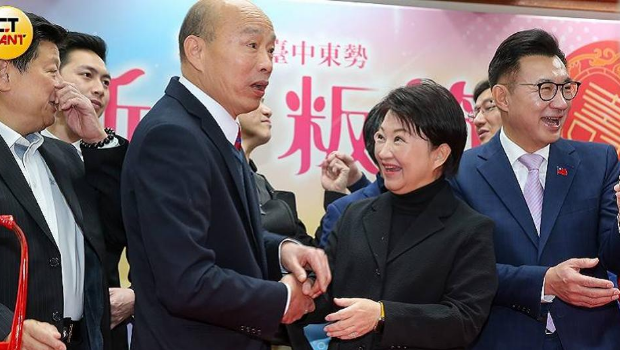 卢秀燕日前“回娘家”出席“立院”活动，与“立法院长”韩国瑜相见欢，也为遭被点名罢免的蓝委“跨区”打气。