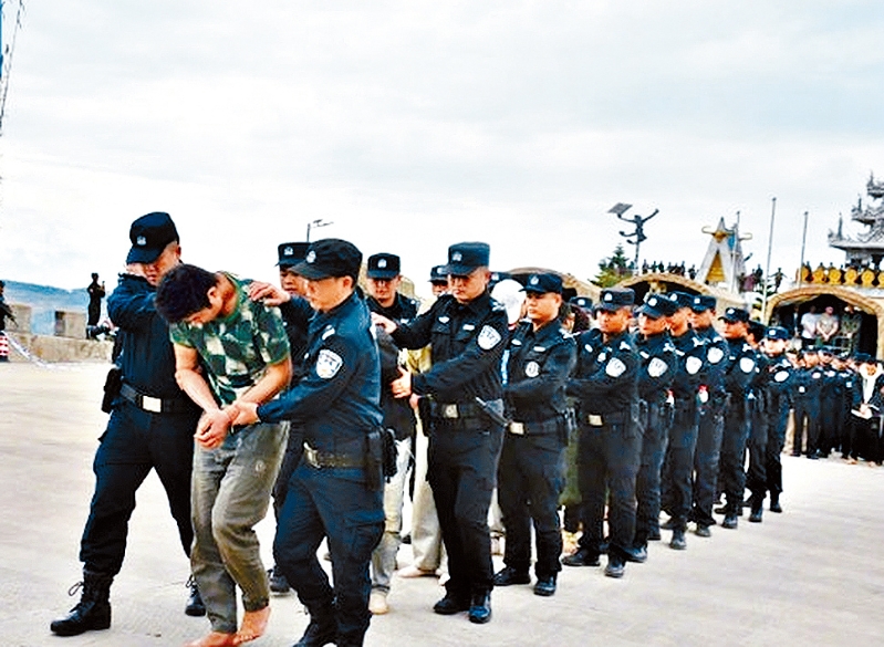 去年大批中国籍电骗人员自缅甸遣返中国。 去年大批中国籍电骗人员自缅甸遣返中国。