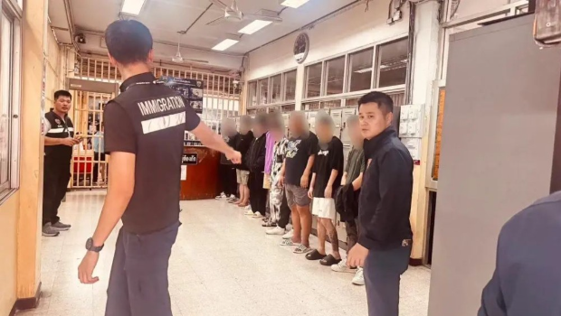 缅甸诈骗园区｜涉拐卖演员王星的10名中国籍诈骗团伙，已被泰国当局遣返