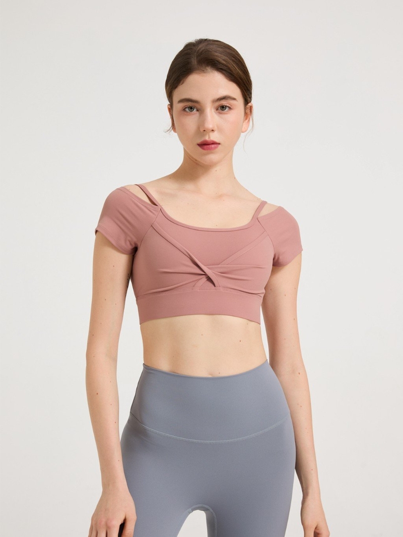 Too Chi for YogaWaly隐臂运动内衣$269,背扣方便穿脱,适合瑜伽及普拉提运动。(图片来源:品牌网站) Too Chi for YogaWaly隐臂运动内衣$269,背扣方便穿脱,适合瑜伽及普拉提运动。(图片来源:品牌网站)