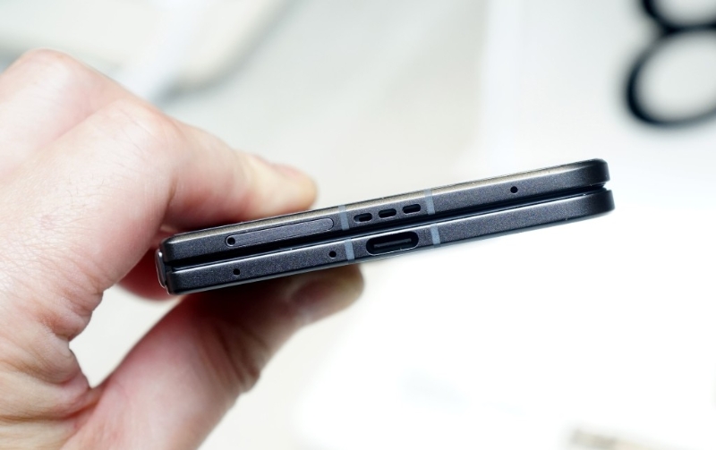 机身厚度仅8.93mm 机身厚度仅8.93mm