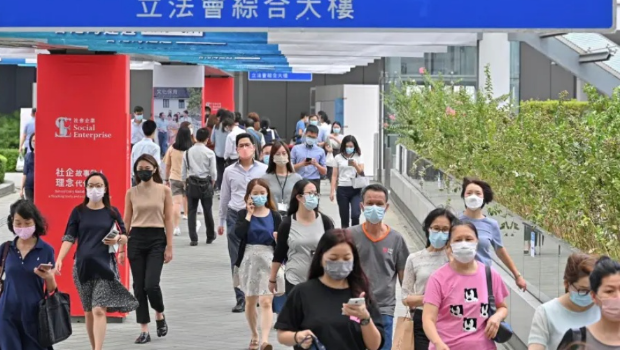 预算案2025｜公务员冻薪，陈茂波：体现政府与社会一齐面对财赤