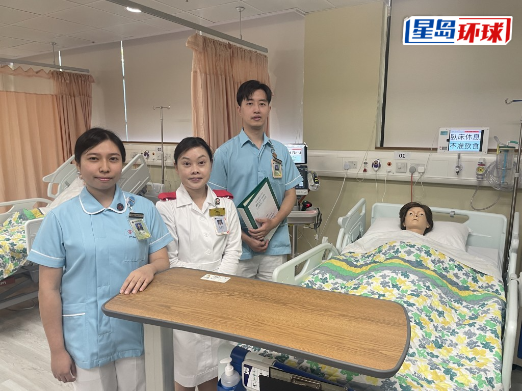 （左起）明爱医院护士学校三年级学生梁佩珊、明爱医院护士学校校长罗韵诗、明爱医院护士学校三年级学生严益升。 萧博禧摄.jpg