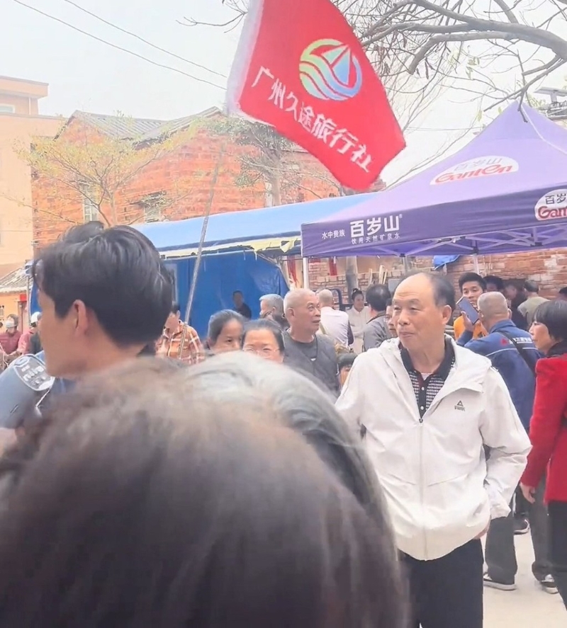 梁文锋老家成为旅行团景点。