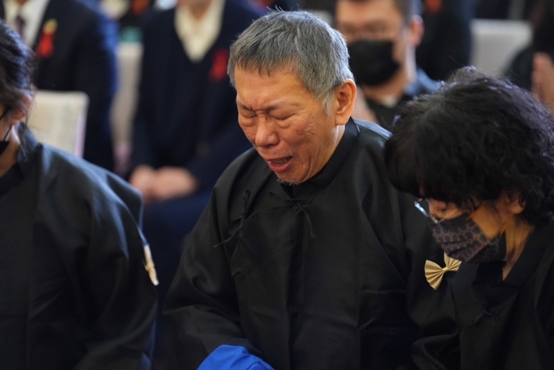 前民众党主席柯文哲父亲2月17日逝世,享耆寿94岁,告别式10日于新竹市立殡仪馆景行厅举行。 前民众党主席柯文哲父亲2月17日逝世,享耆寿94岁,告别式10日于新竹市立殡仪馆景行厅举行。