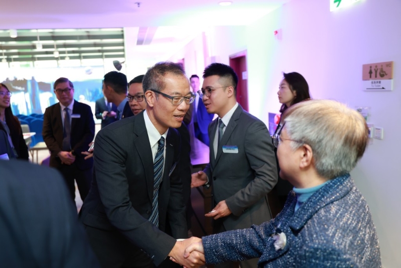 「顾问小组」主席叶云龙欢迎小组成员参与会议，就科技罪案趋势及应对方案交换意见。