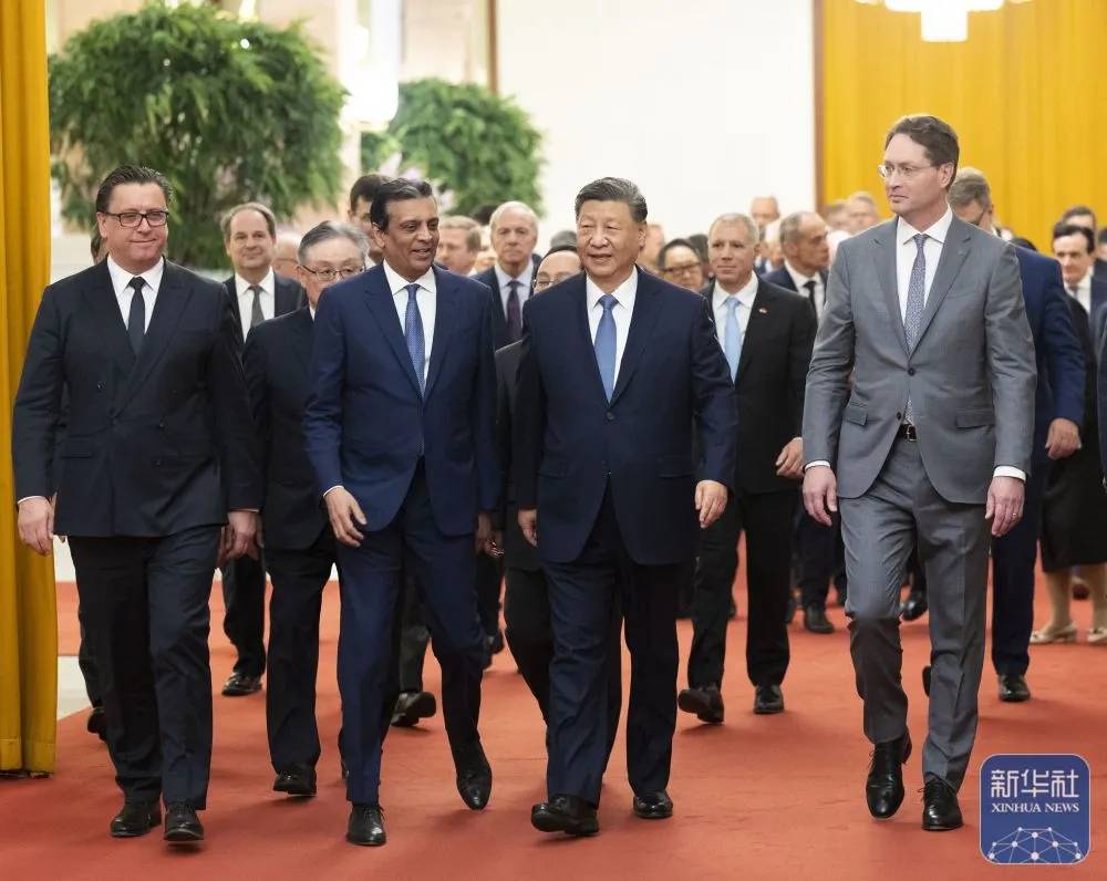 习近平今早会见逾40外资巨头代表 习近平今早会见逾40外资巨头代表