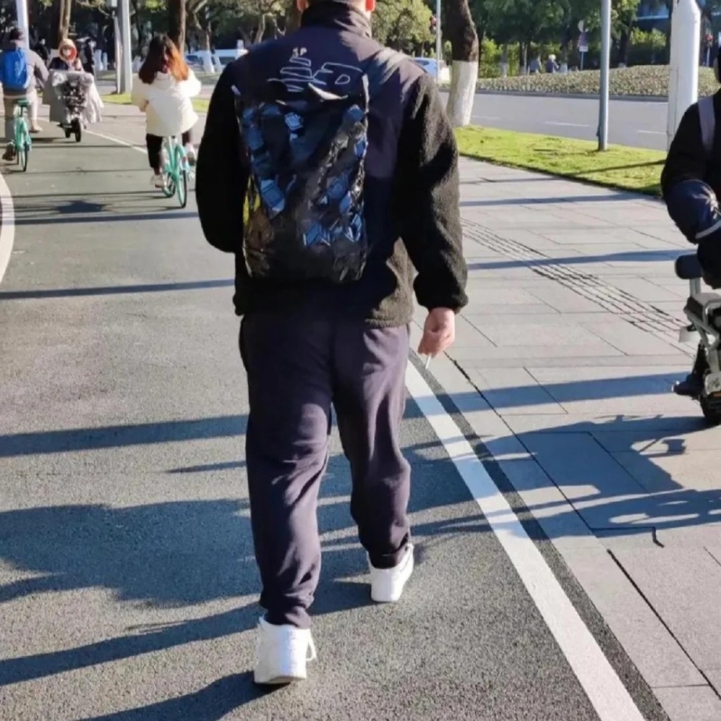 内地民众对「游烟」越来越抗拒。小红书@饭跑跑