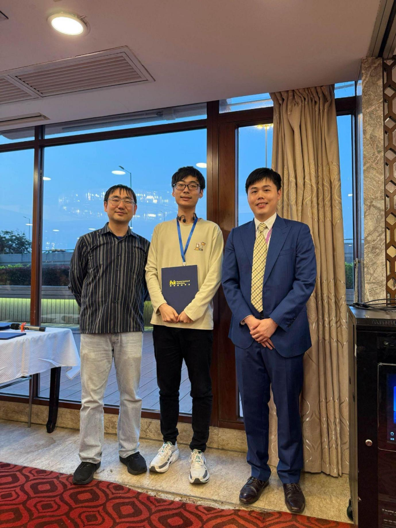 图15 MDPI和王欣教授为获奖学生颁奖